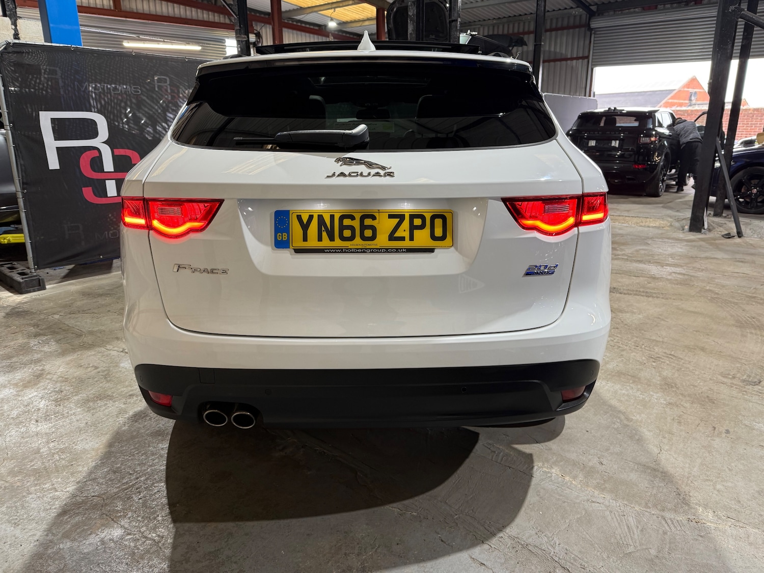 Used Jaguar F-Pace 2016 for sale - 77813464: Photo 5