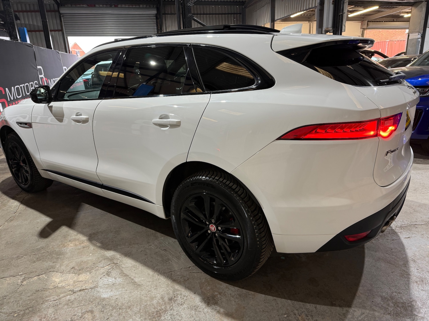 Used Jaguar F-Pace 2016 for sale - 77813464: Photo 6