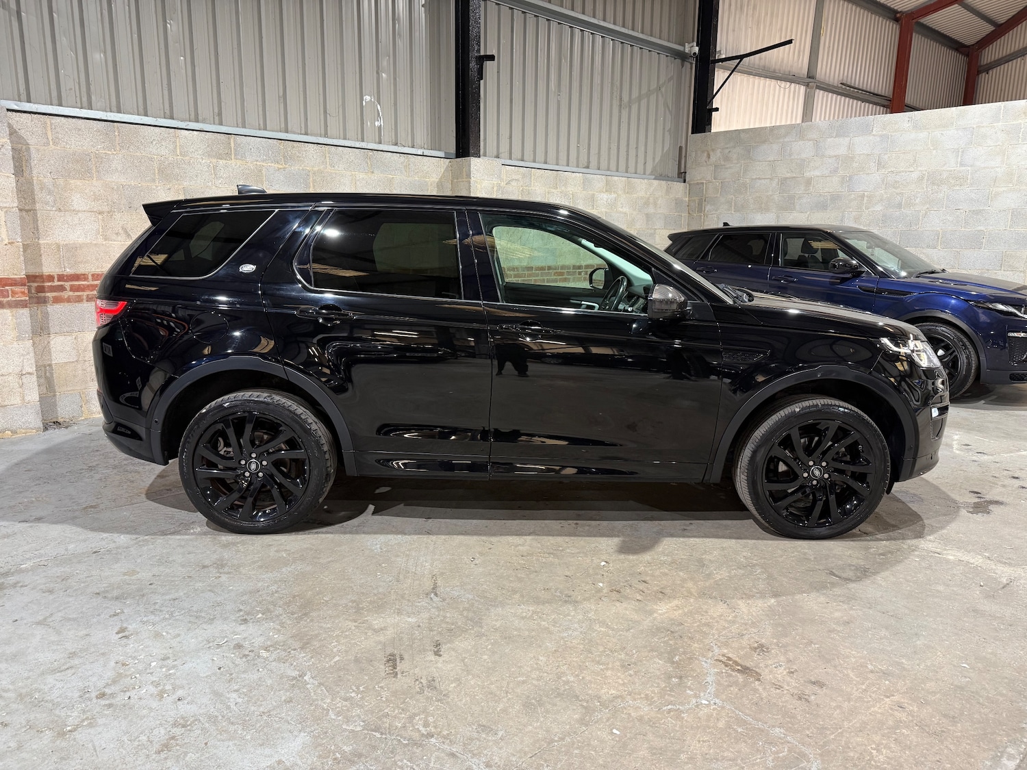 Used Land Rover Discovery Sport 2019 for sale - 76520205: Photo 2