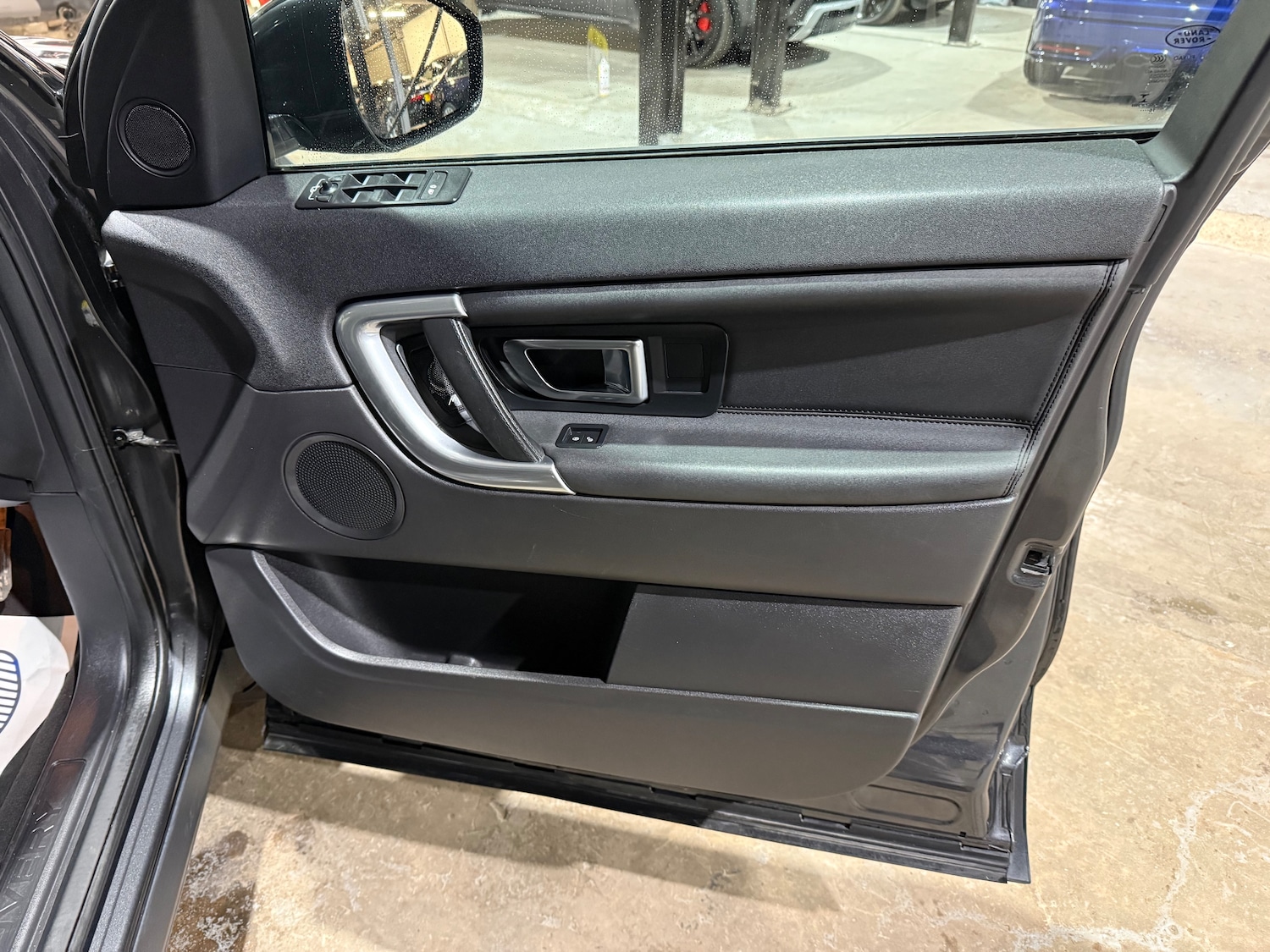 Used Land Rover Discovery Sport 2017 for sale - 76931718: Photo 23