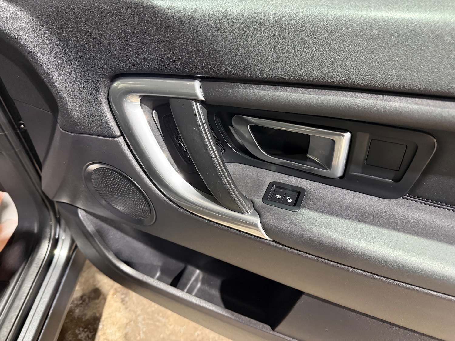 Used Land Rover Discovery Sport 2017 for sale - 76931718: Photo 24