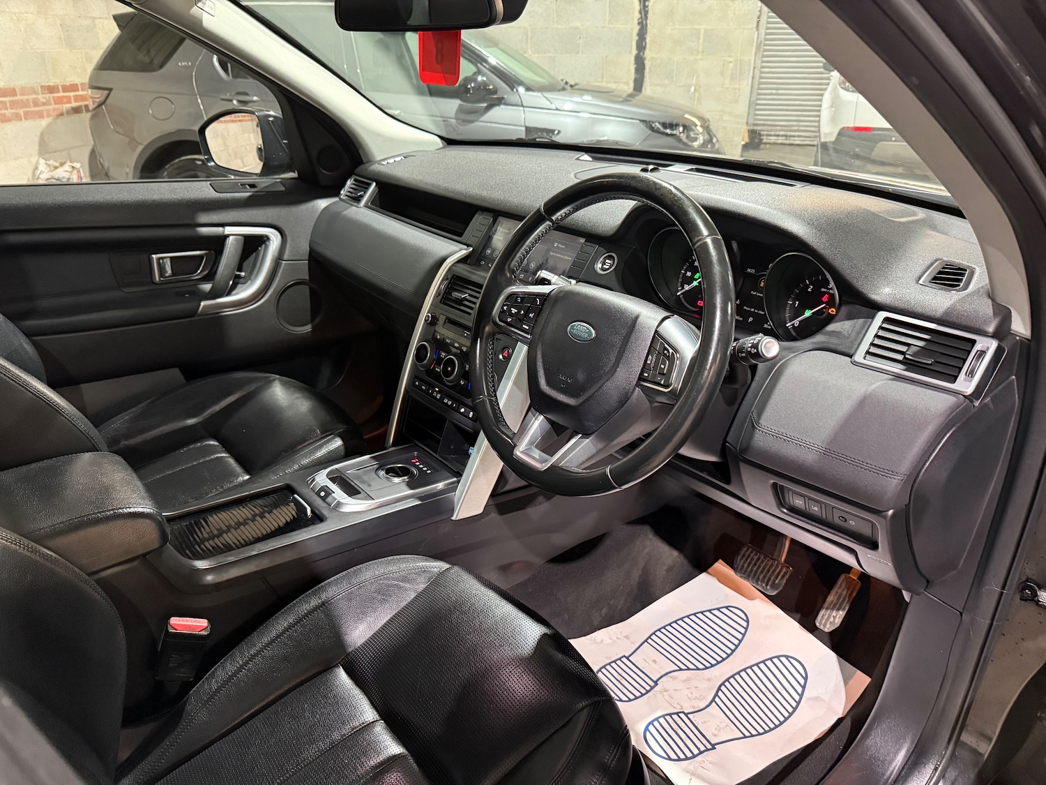 Used Land Rover Discovery Sport 2017 for sale - 76931718: Photo 27