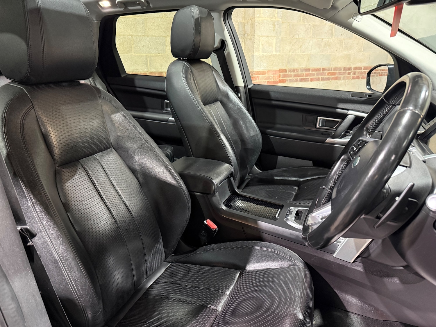 Used Land Rover Discovery Sport 2017 for sale - 76931718: Photo 28