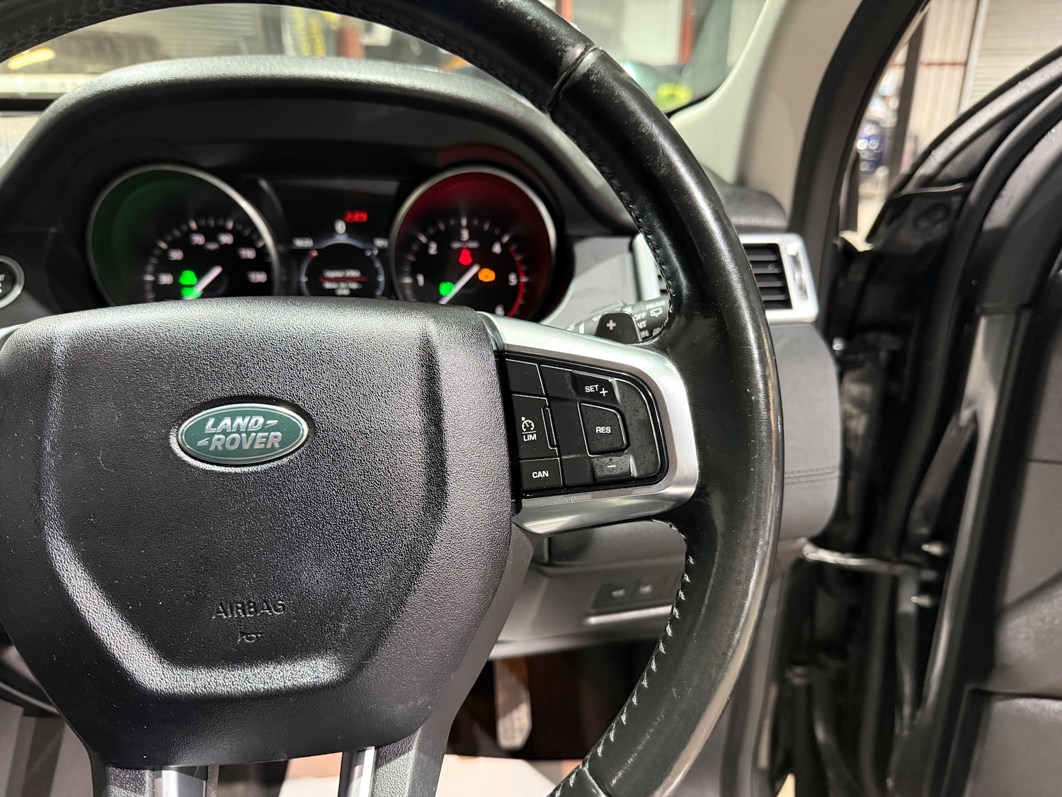 Used Land Rover Discovery Sport 2017 for sale - 76931718: Photo 33