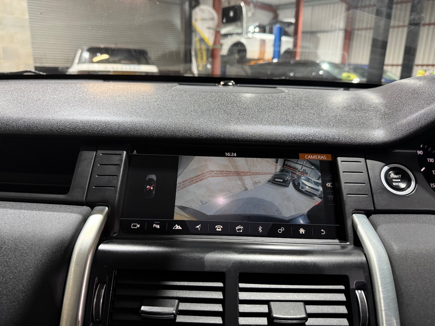 Used Land Rover Discovery Sport 2017 for sale - 76931718: Photo 40