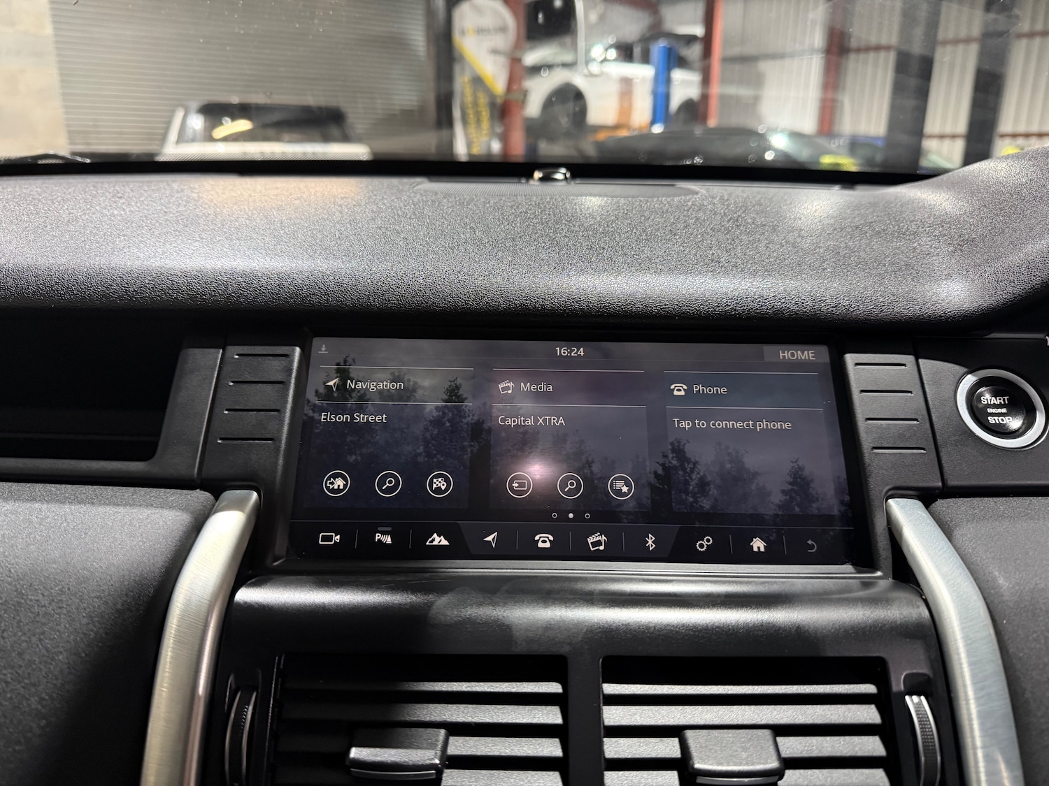 Used Land Rover Discovery Sport 2017 for sale - 76931718: Photo 43