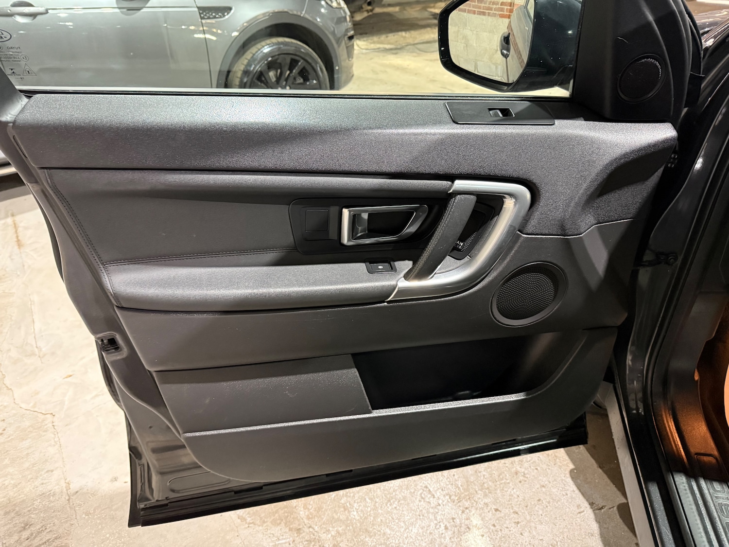 Used Land Rover Discovery Sport 2017 for sale - 76931718: Photo 7