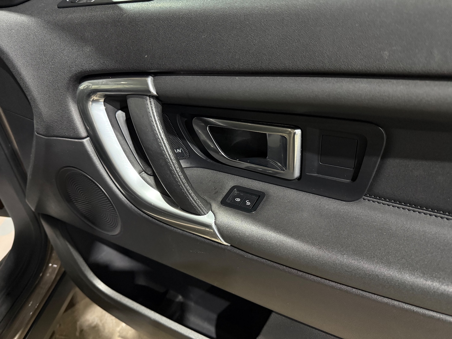 Used Land Rover Discovery Sport for sale - 76477468: Photo 27