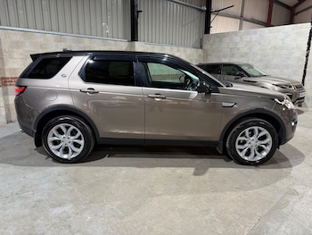 Used Land Rover Discovery Sport 2016 for sale - 76477468: Photo