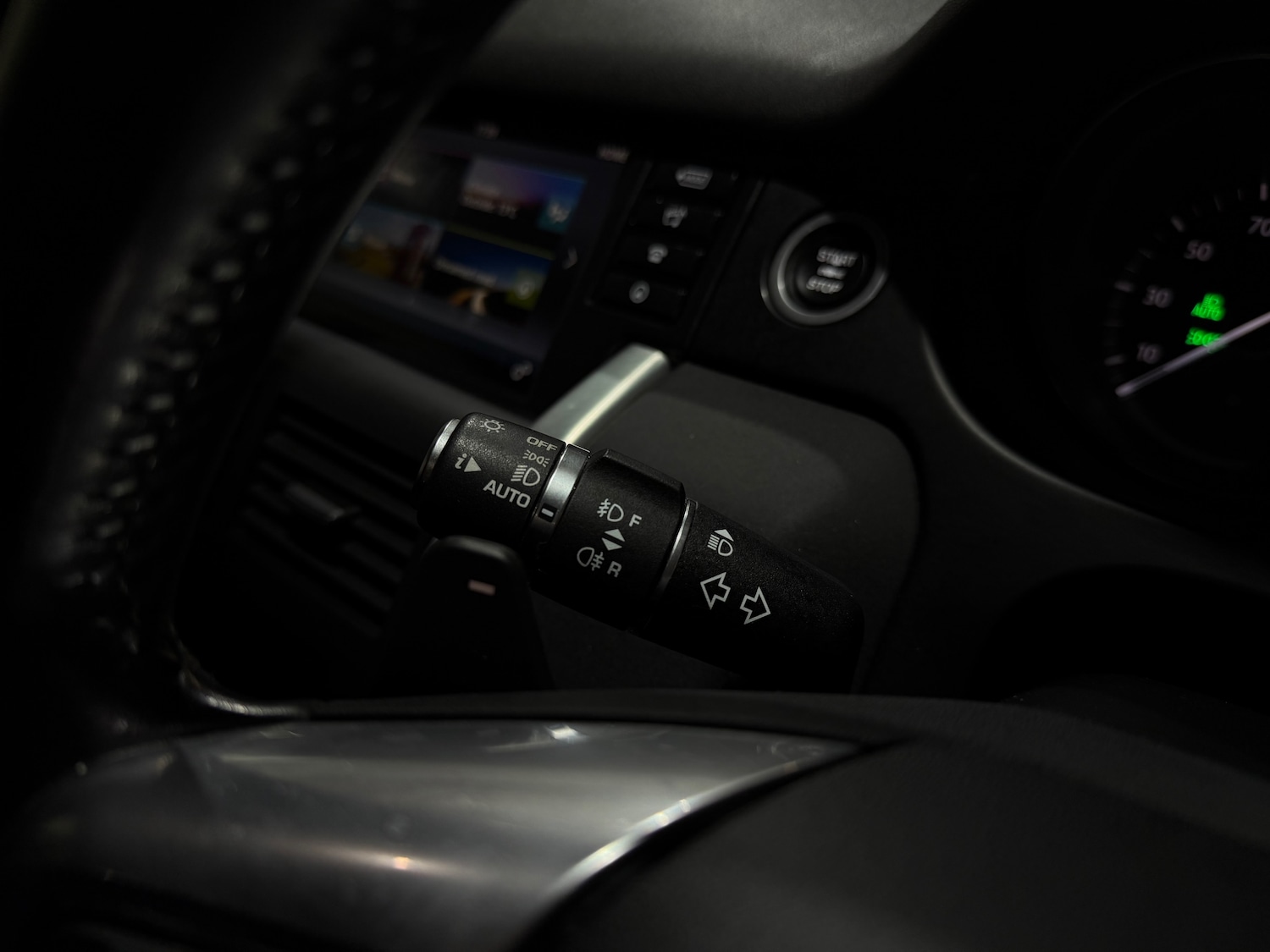 Used Land Rover Discovery Sport for sale - 76477468: Photo 38