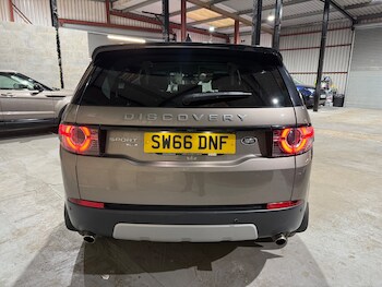 Used Land Rover Discovery Sport 2016 for sale - 76477468: Photo