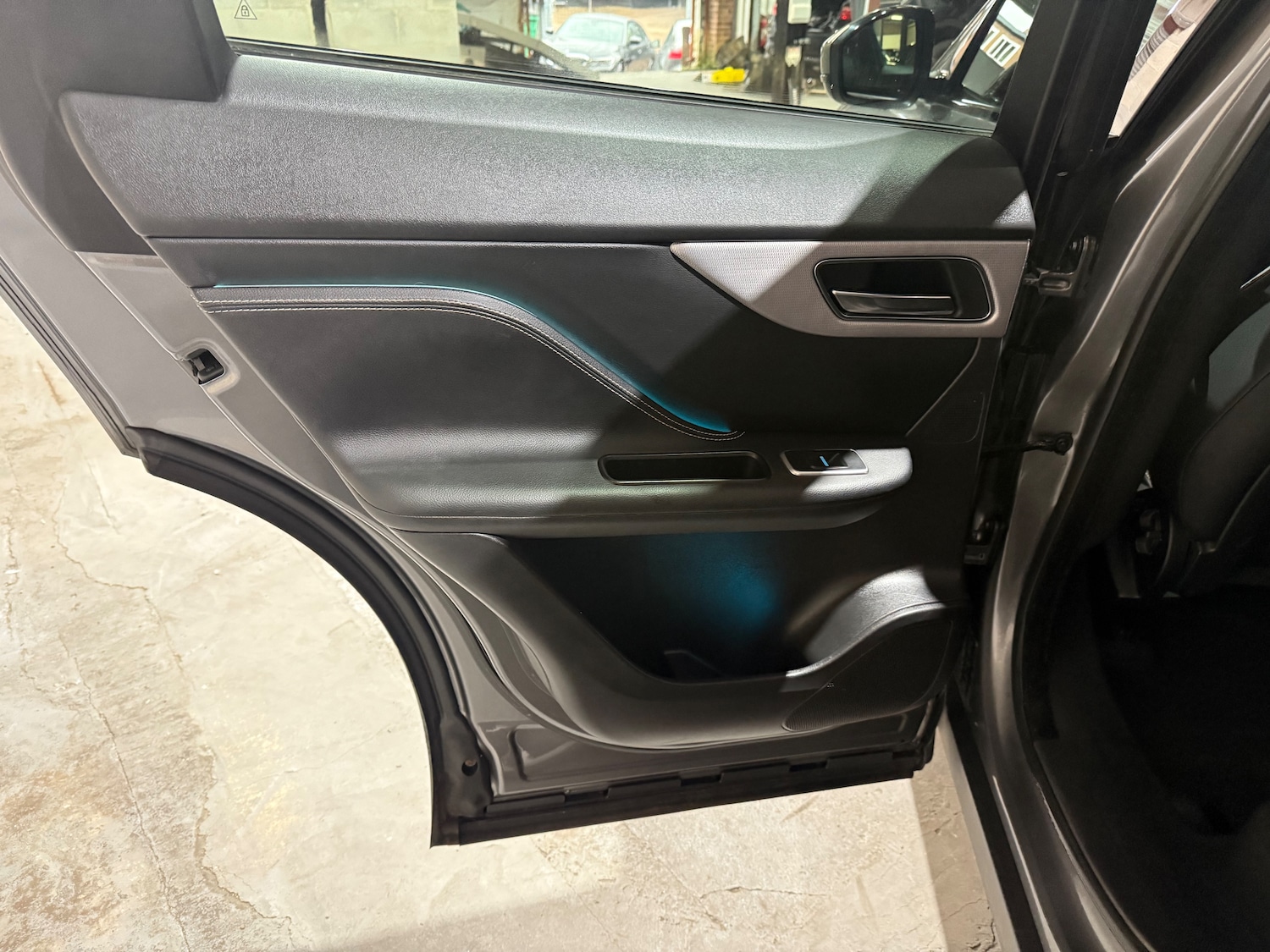 Used Jaguar F-Pace 2017 for sale - 76863065: Photo 13