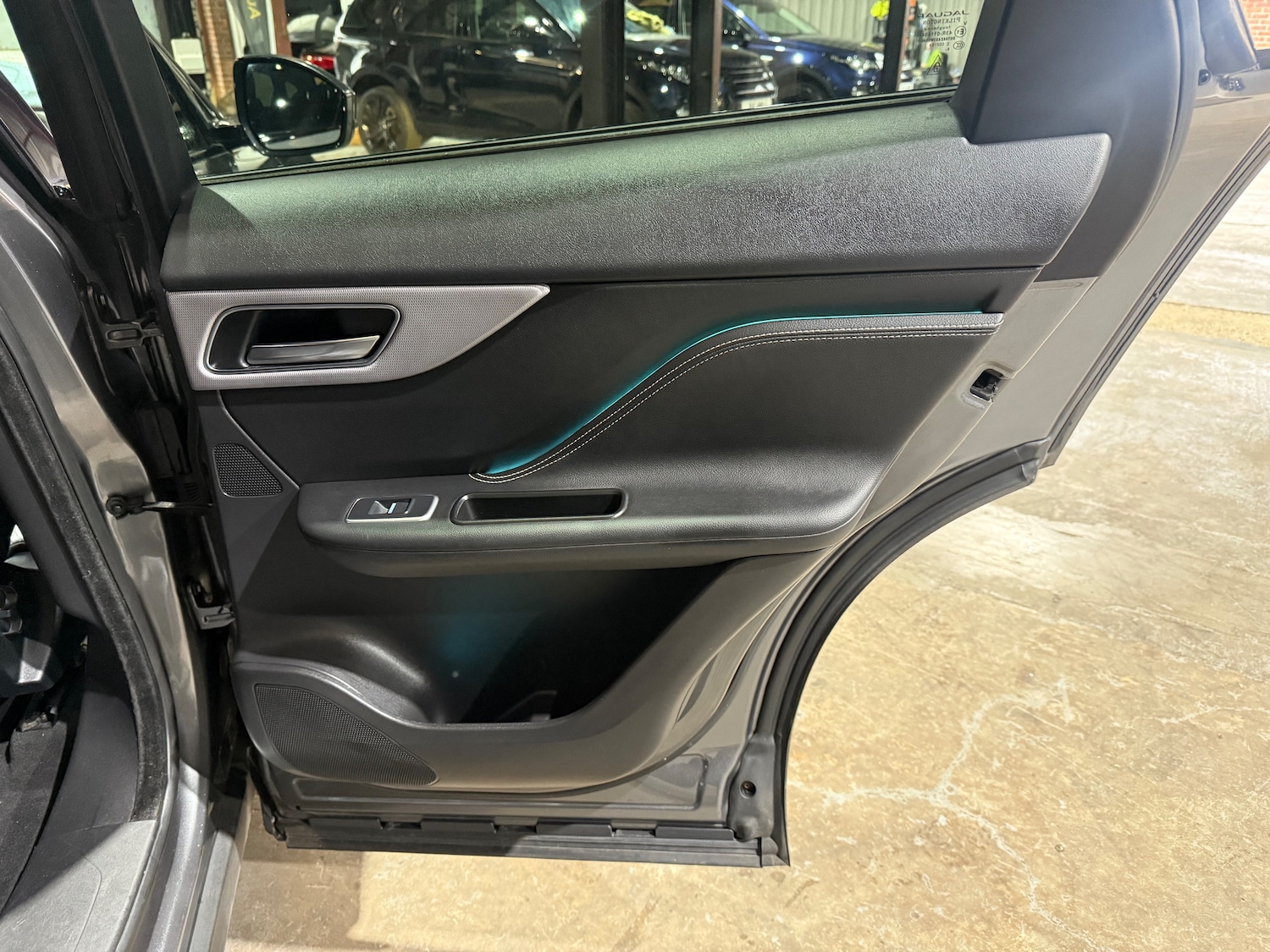 Used Jaguar F-Pace 2017 for sale - 76863065: Photo 18