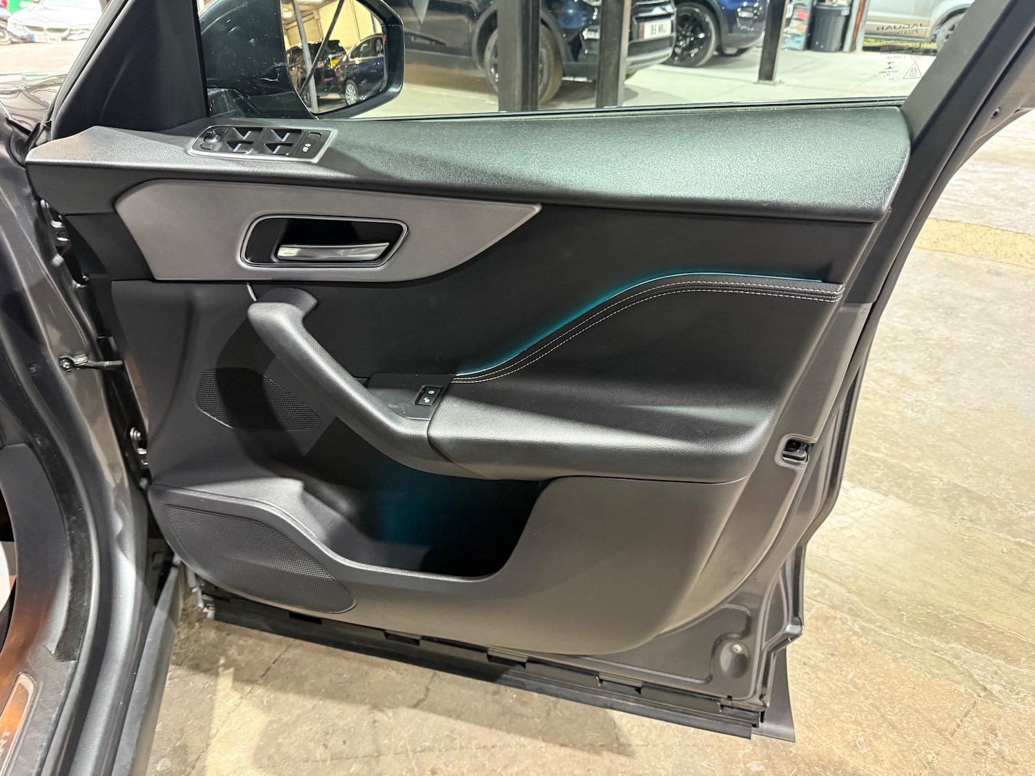 Used Jaguar F-Pace 2017 for sale - 76863065: Photo 22