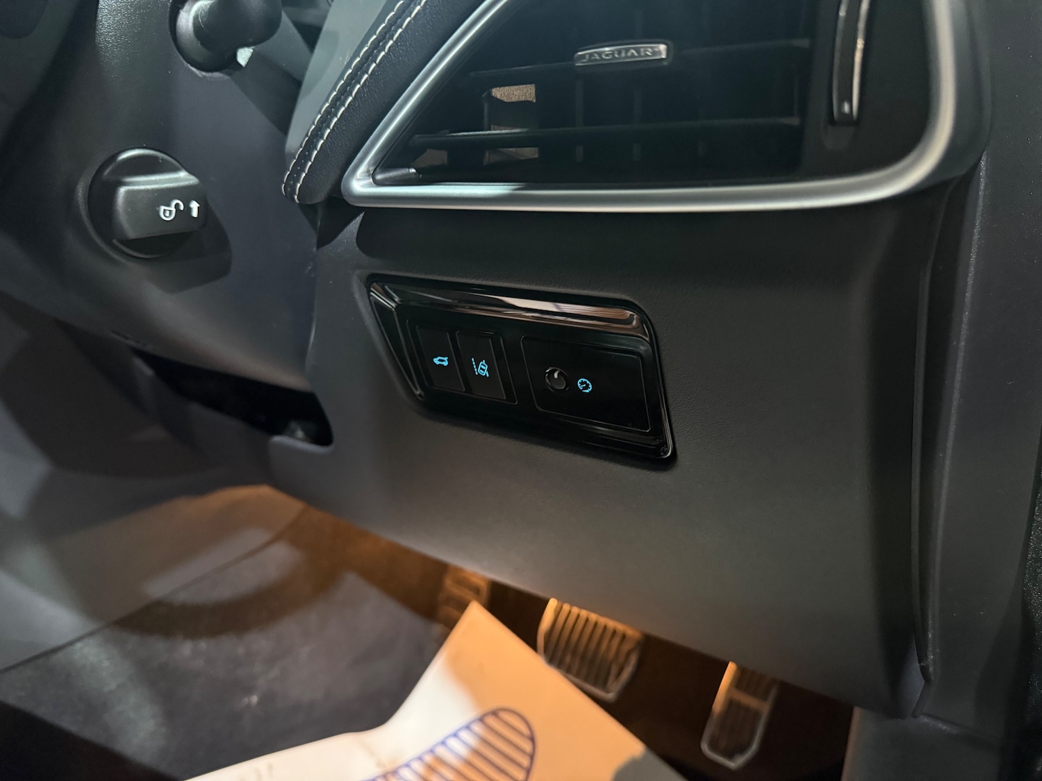 Used Jaguar F-Pace 2017 for sale - 76863065: Photo 28