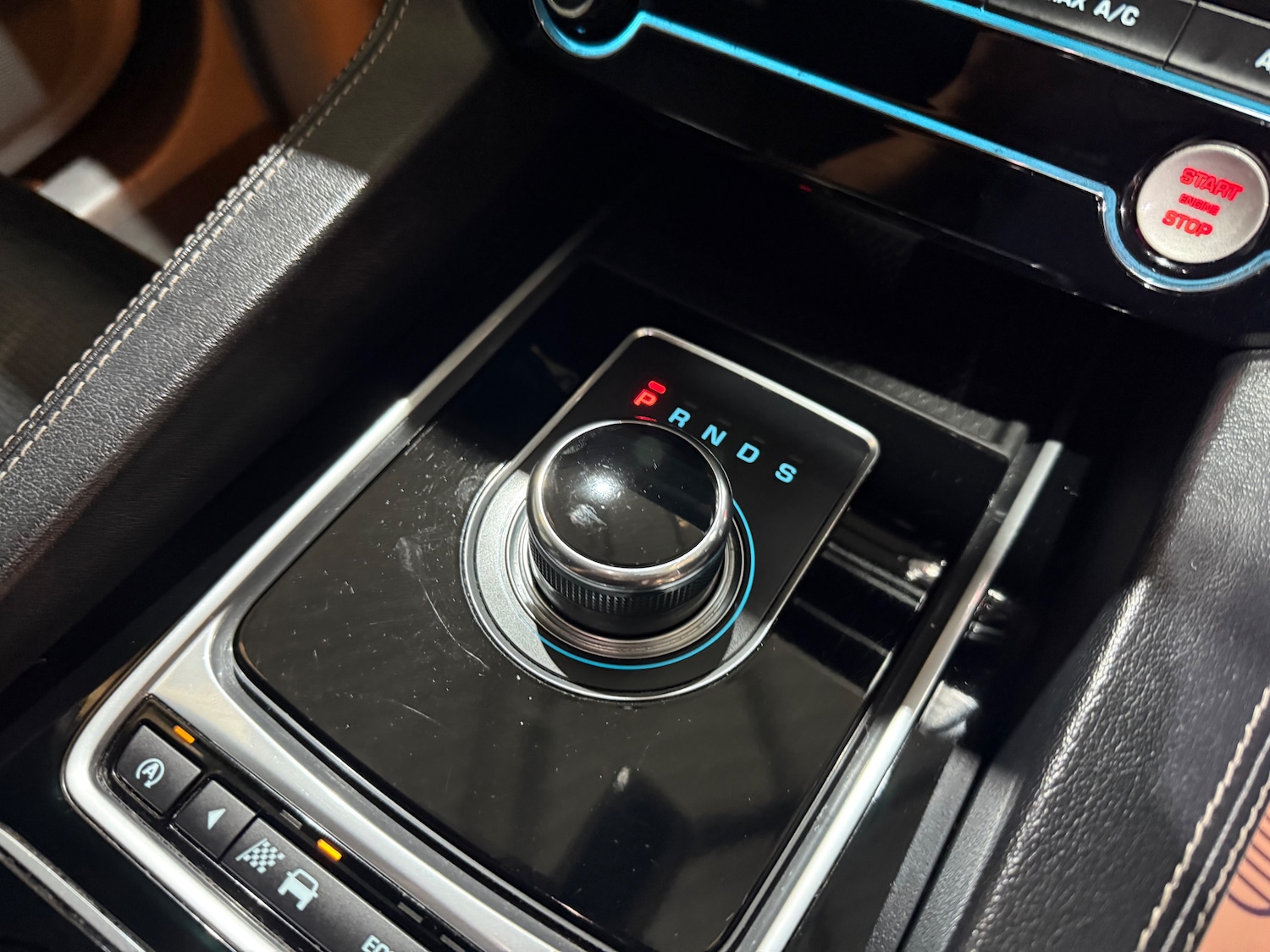 Used Jaguar F-Pace 2017 for sale - 76863065: Photo 38