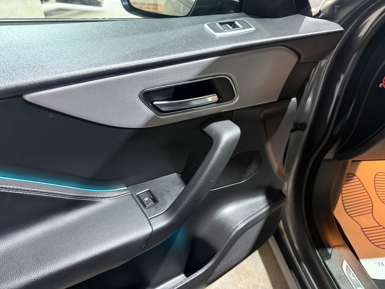 Used Jaguar F-Pace 2017 for sale - 76863065: Photo 8