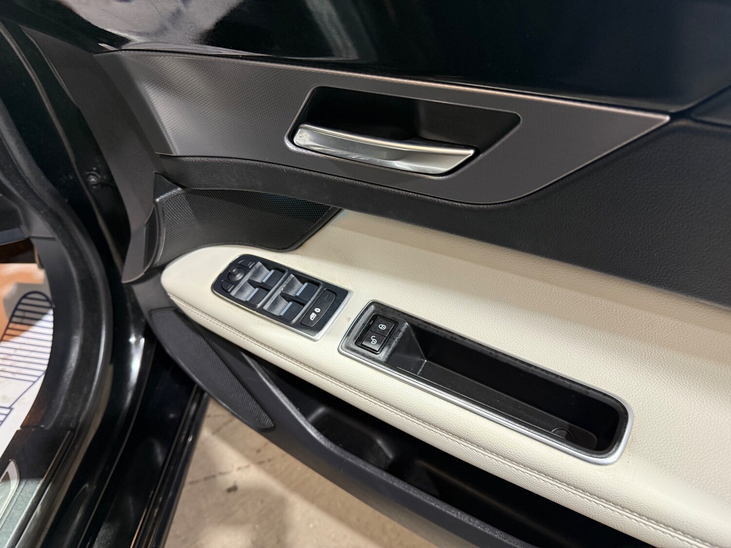 Used Jaguar XF 2018 for sale - 77931775: Photo 24