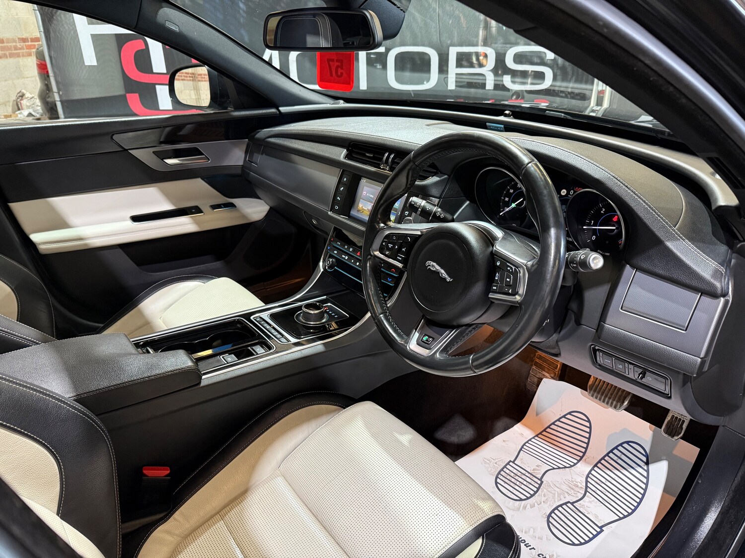 Used Jaguar XF 2018 for sale - 77931775: Photo 27