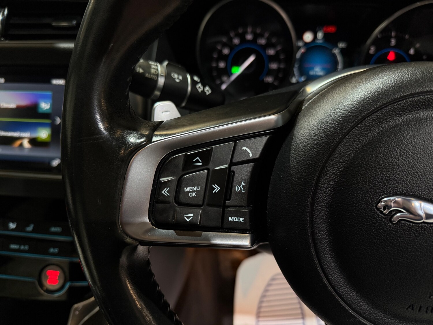 Used Jaguar XF 2018 for sale - 77931775: Photo 35