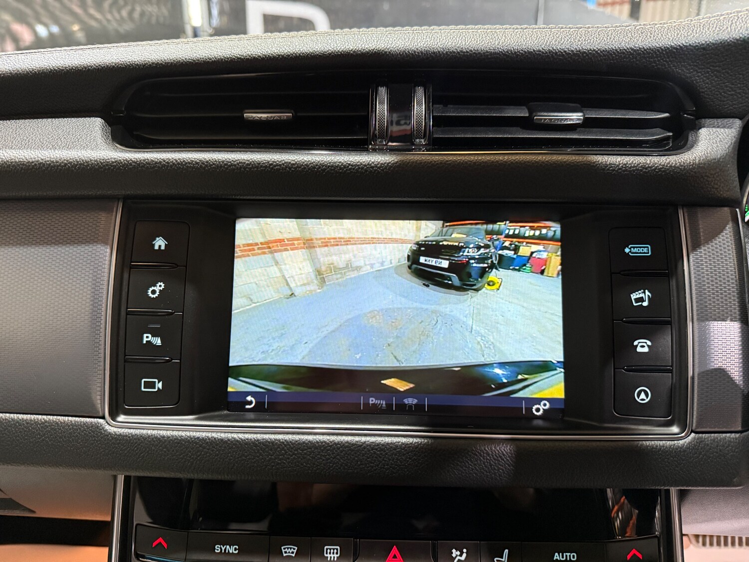 Used Jaguar XF 2018 for sale - 77931775: Photo 36