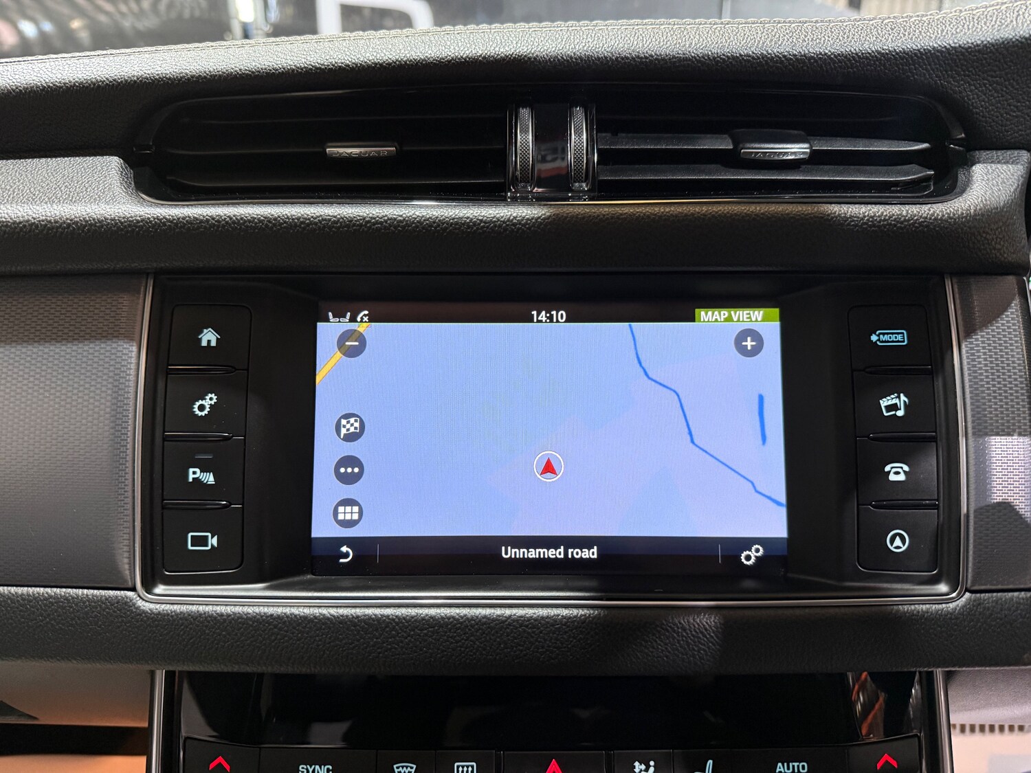 Used Jaguar XF 2018 for sale - 77931775: Photo 37