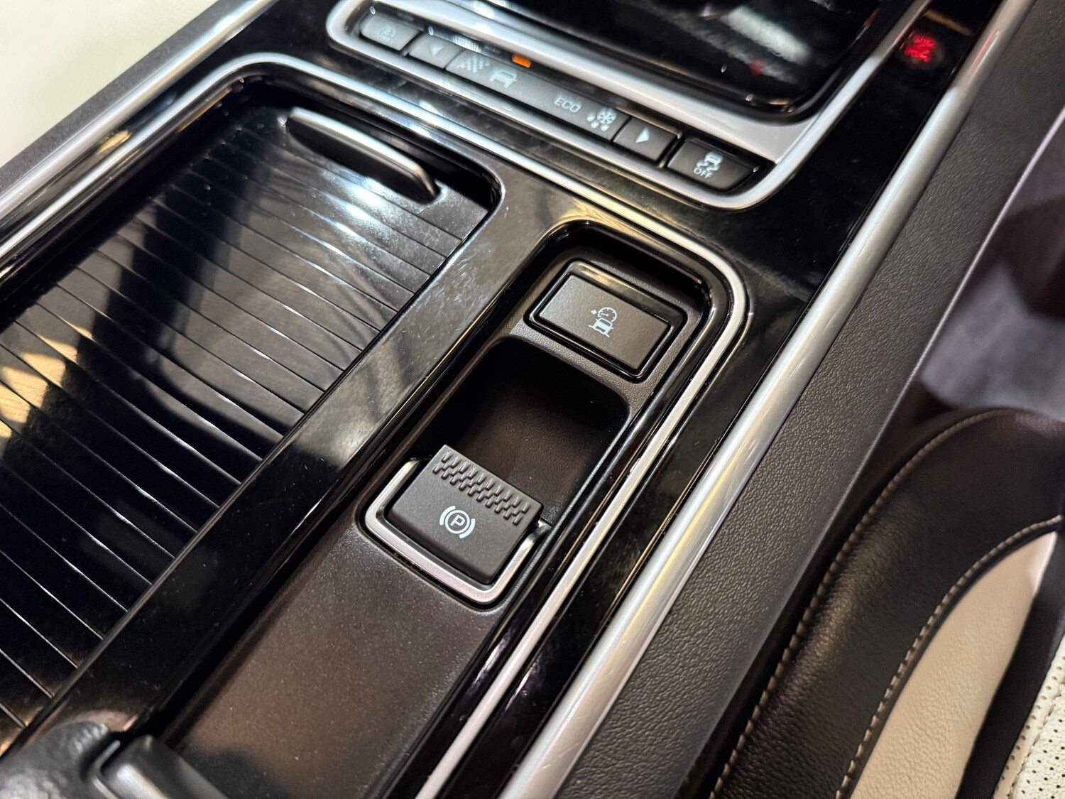 Used Jaguar XF 2018 for sale - 77931775: Photo 43