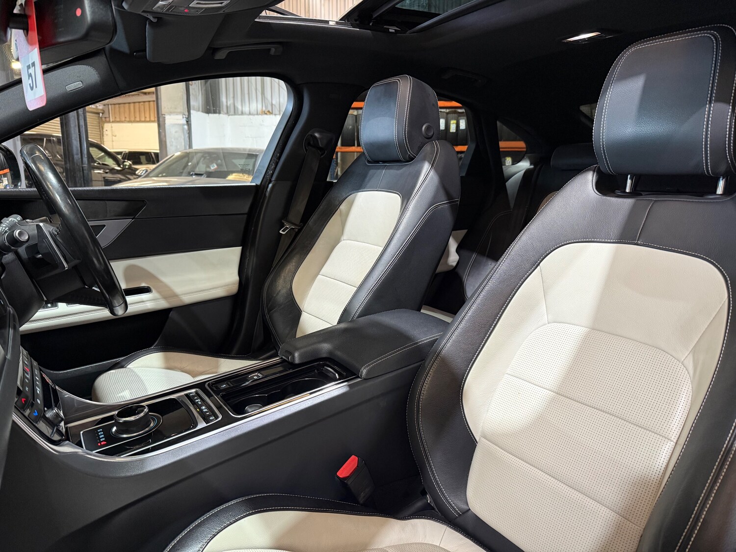 Used Jaguar XF 2018 for sale - 77931775: Photo 9