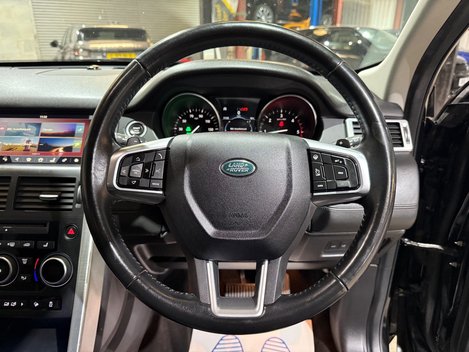 Used Land Rover Discovery Sport 2017 for sale - 76739373: Photo 38