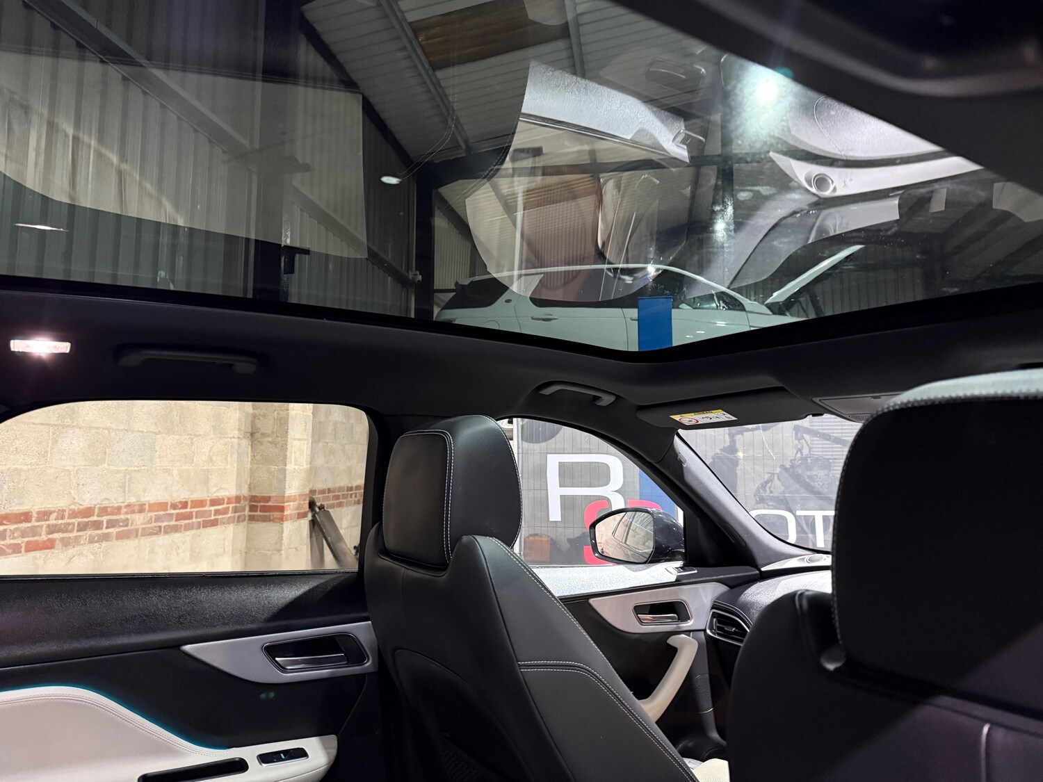 Used Jaguar F-Pace 2017 for sale - 77398488: Photo 22