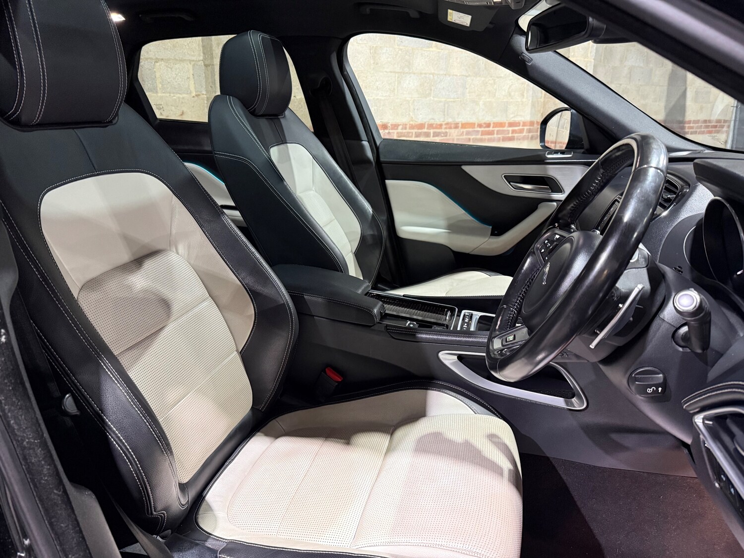 Used Jaguar F-Pace 2017 for sale - 77398488: Photo 28