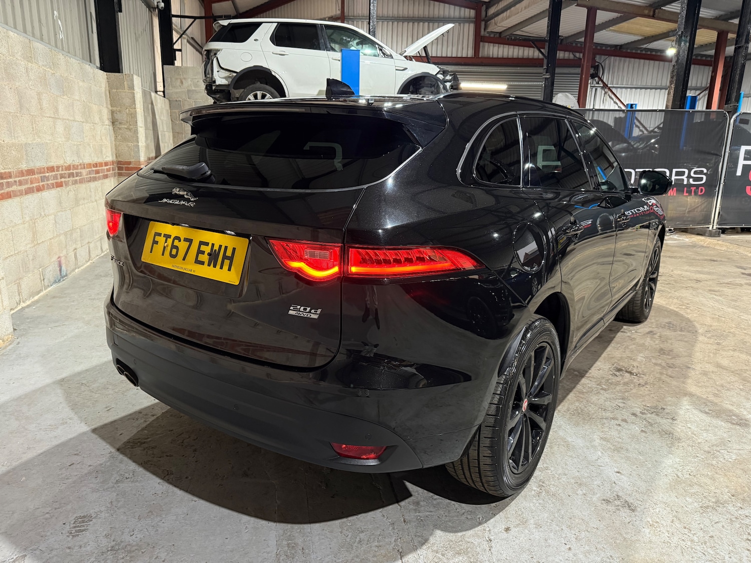 Used Jaguar F-Pace 2017 for sale - 77398488: Photo 3