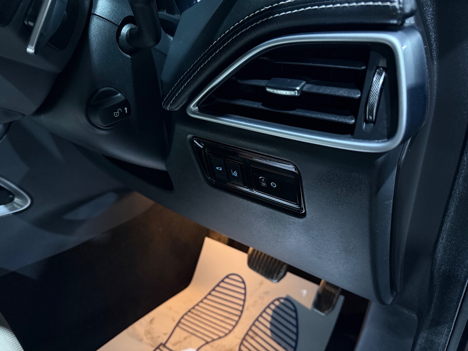 Used Jaguar F-Pace 2017 for sale - 77398488: Photo 30