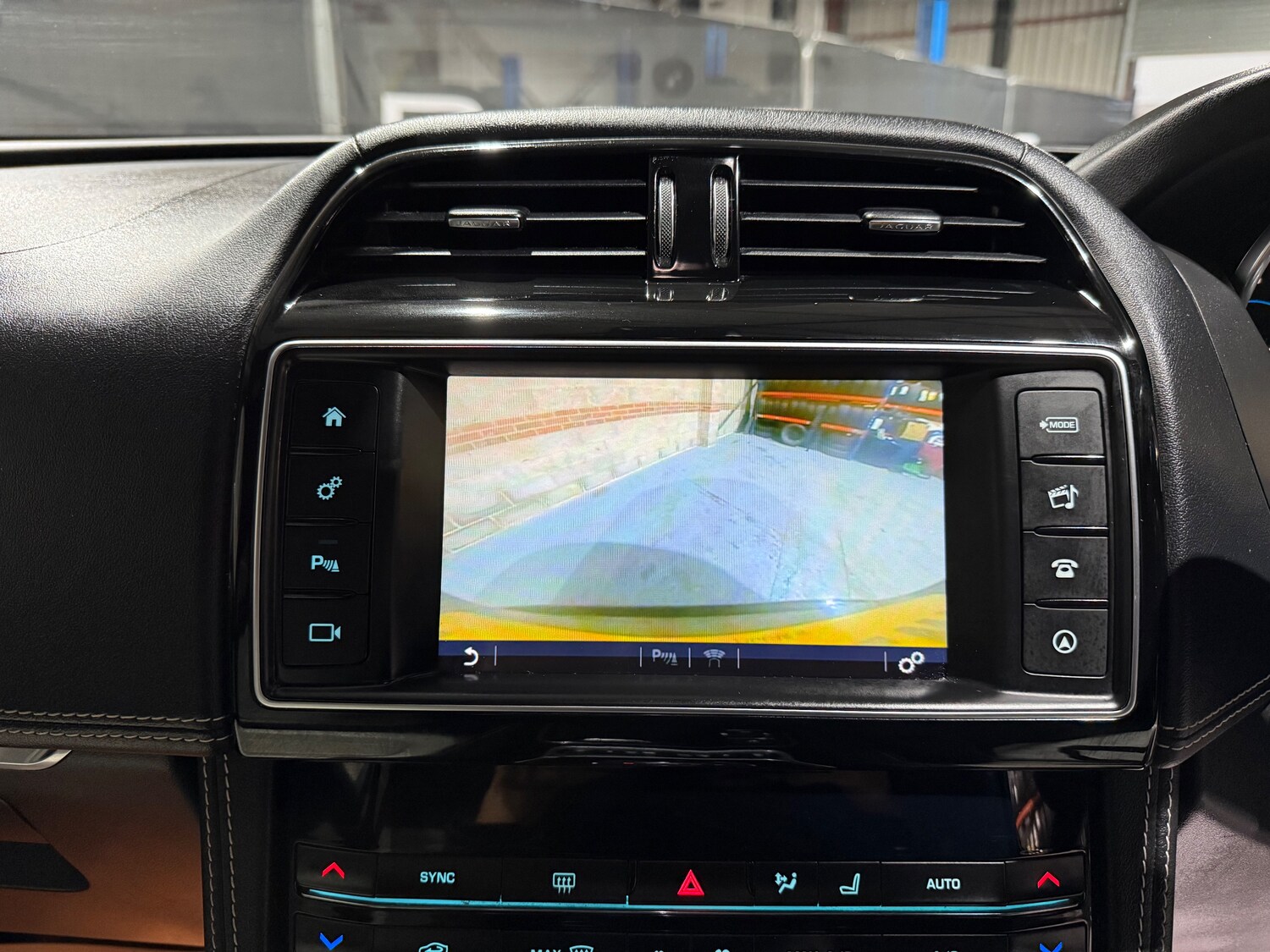 Used Jaguar F-Pace 2017 for sale - 77398488: Photo 40