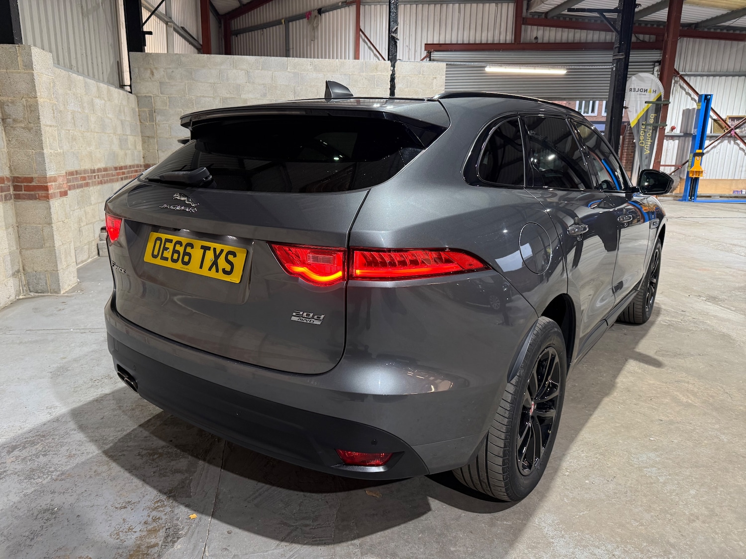 Used Jaguar F-Pace 2017 for sale - 77413975: Photo 3