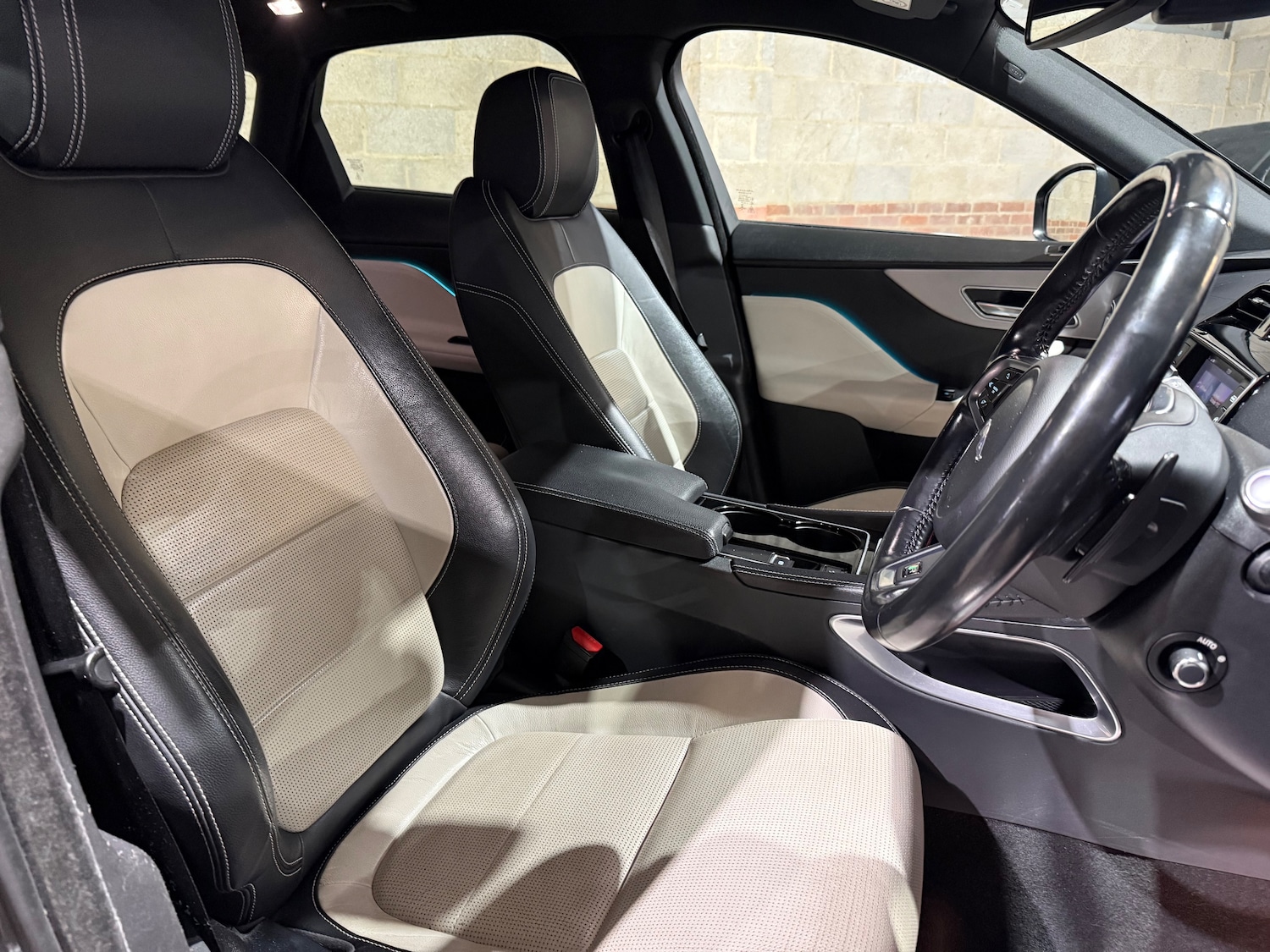 Used Jaguar F-Pace 2017 for sale - 77413975: Photo 30