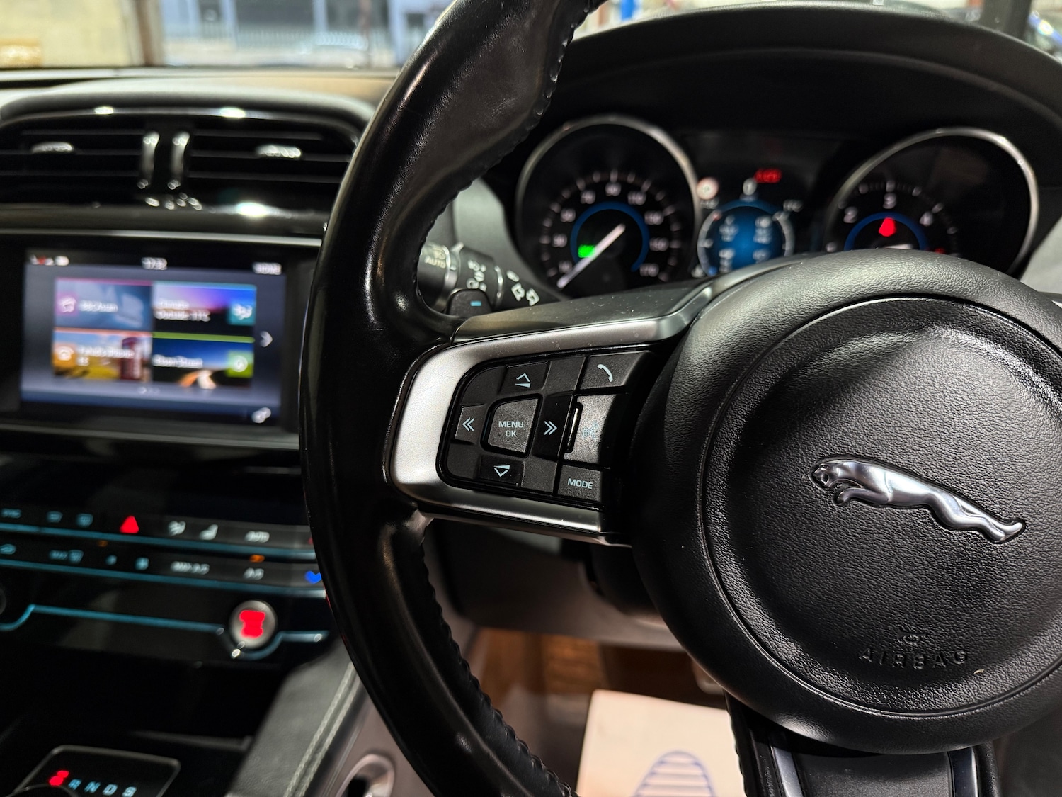 Used Jaguar F-Pace 2017 for sale - 77413975: Photo 34