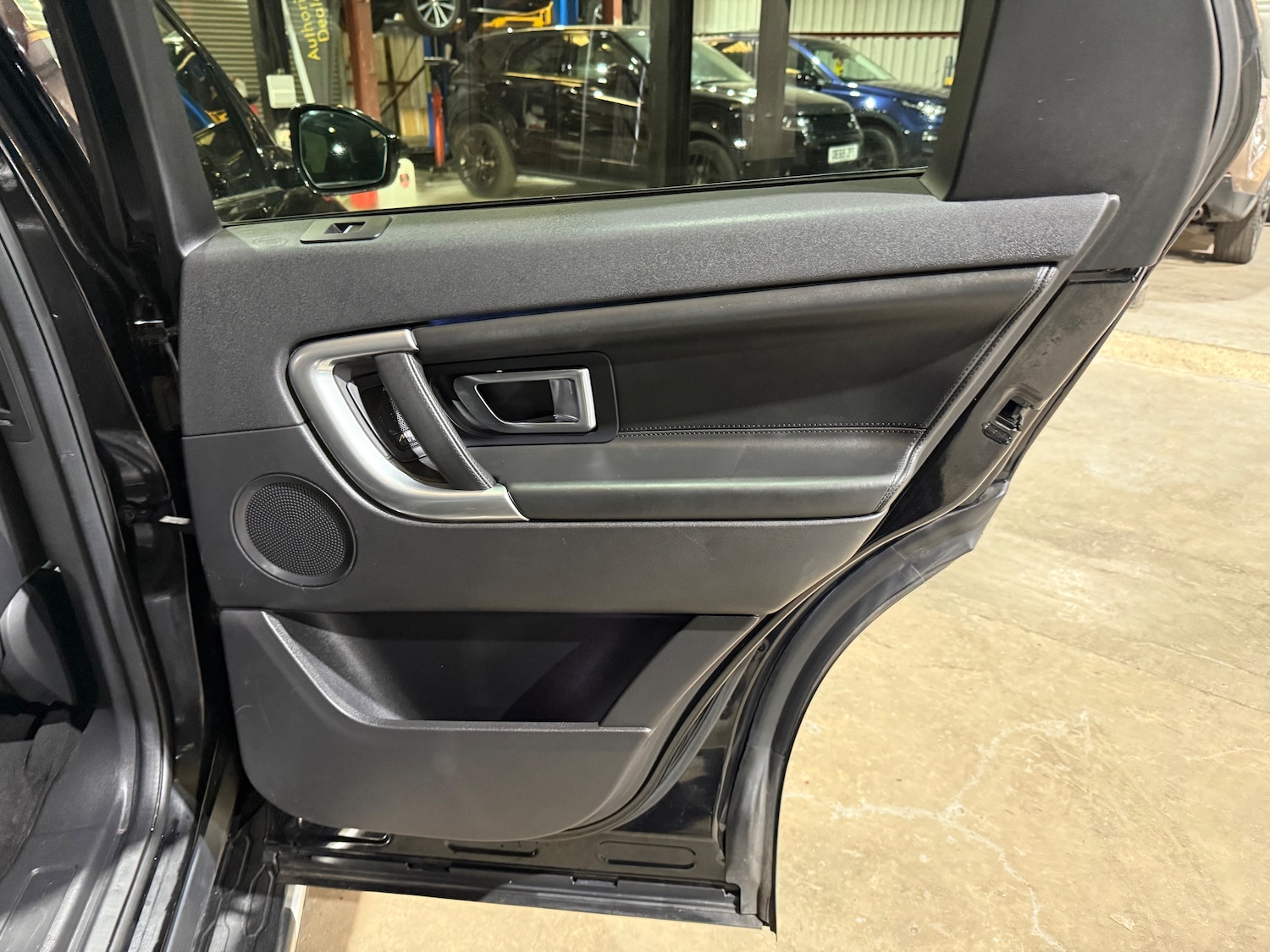 Used Land Rover Discovery Sport 2017 for sale - 77187620: Photo 26