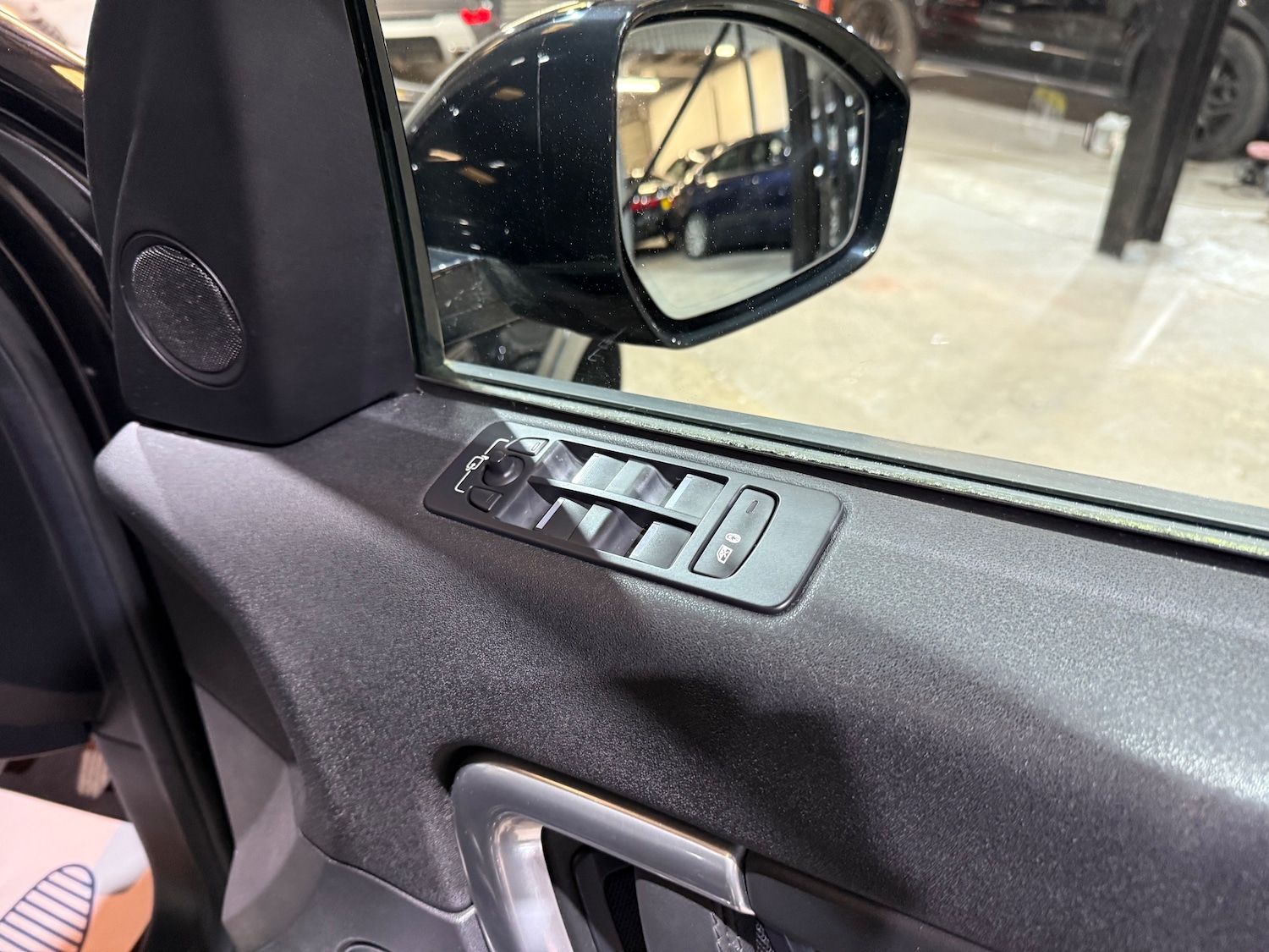 Used Land Rover Discovery Sport 2017 for sale - 77187620: Photo 31