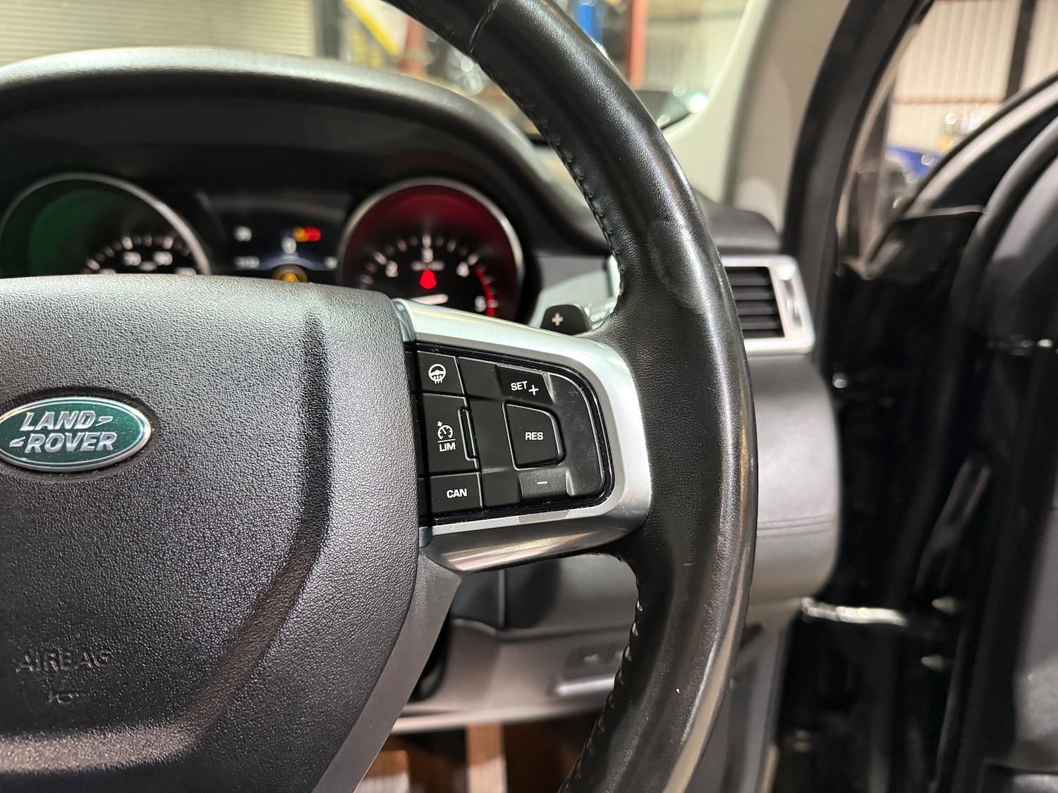 Used Land Rover Discovery Sport 2017 for sale - 77187620: Photo 40