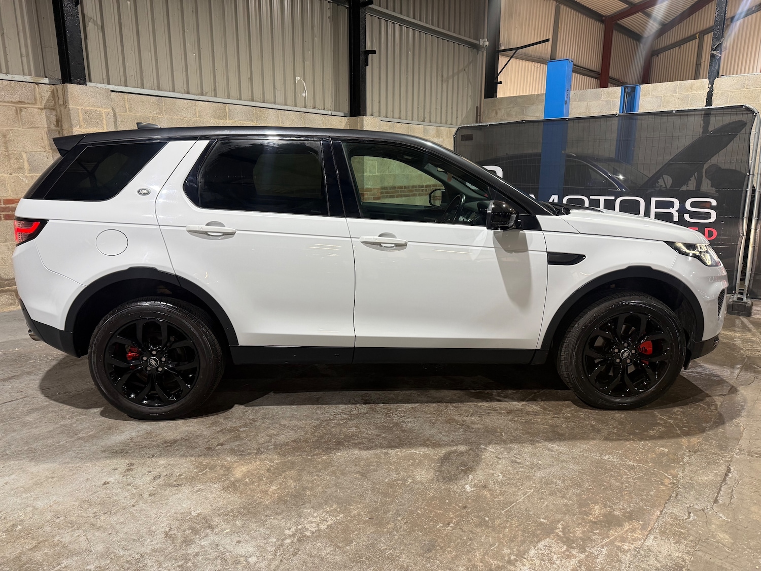 Used Land Rover Discovery Sport 2019 for sale - 77256550: Photo 2