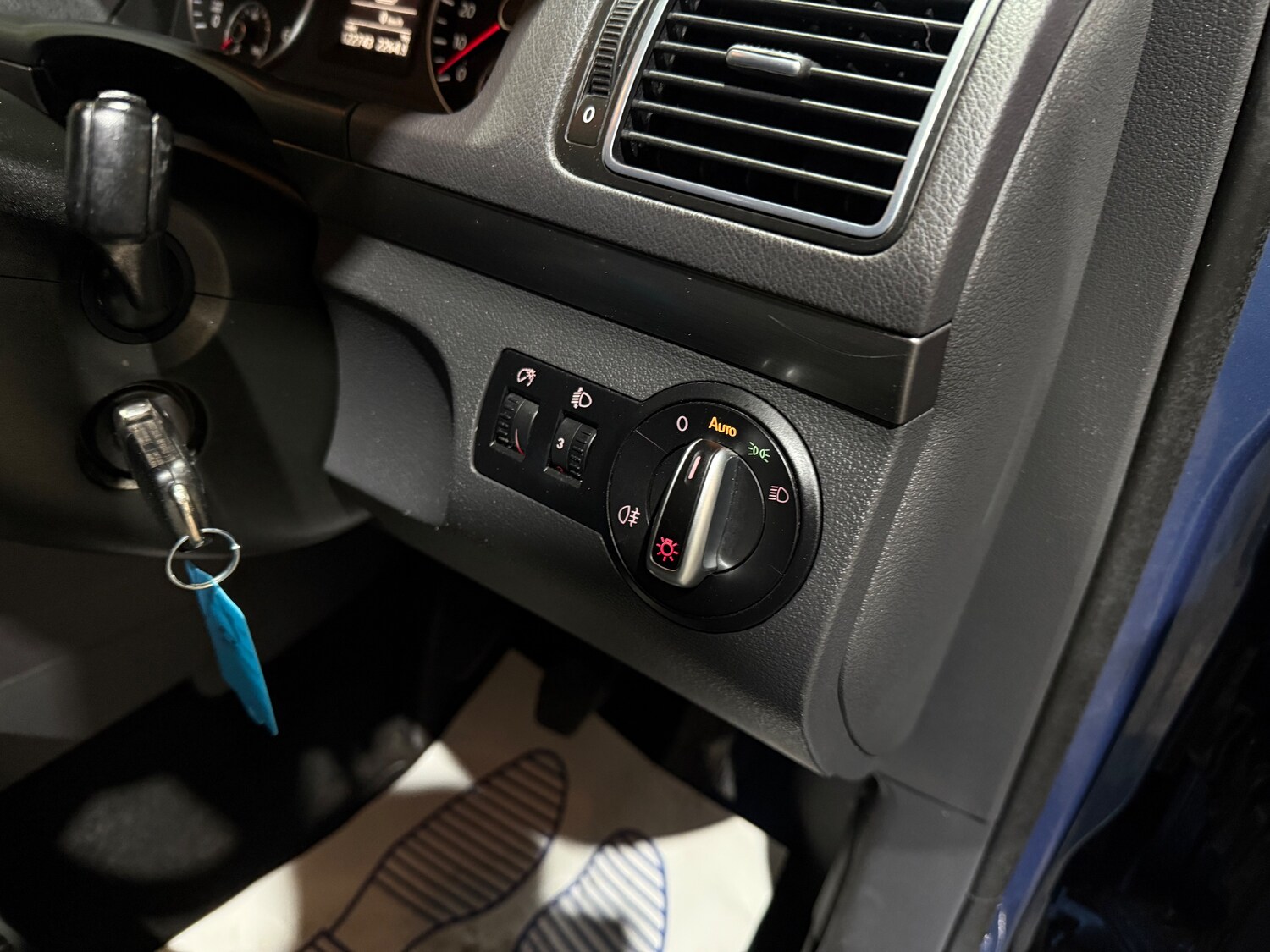 Used Volkswagen Touran 2012 for sale - 77501925: Photo 22