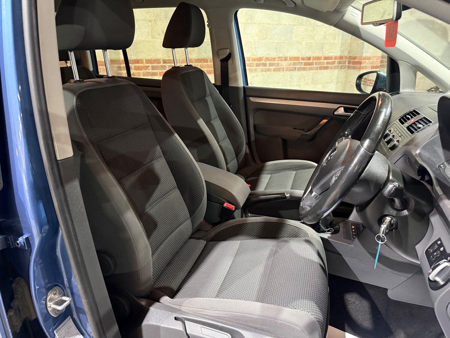 Used Volkswagen Touran 2012 for sale - 77501925: Photo 23