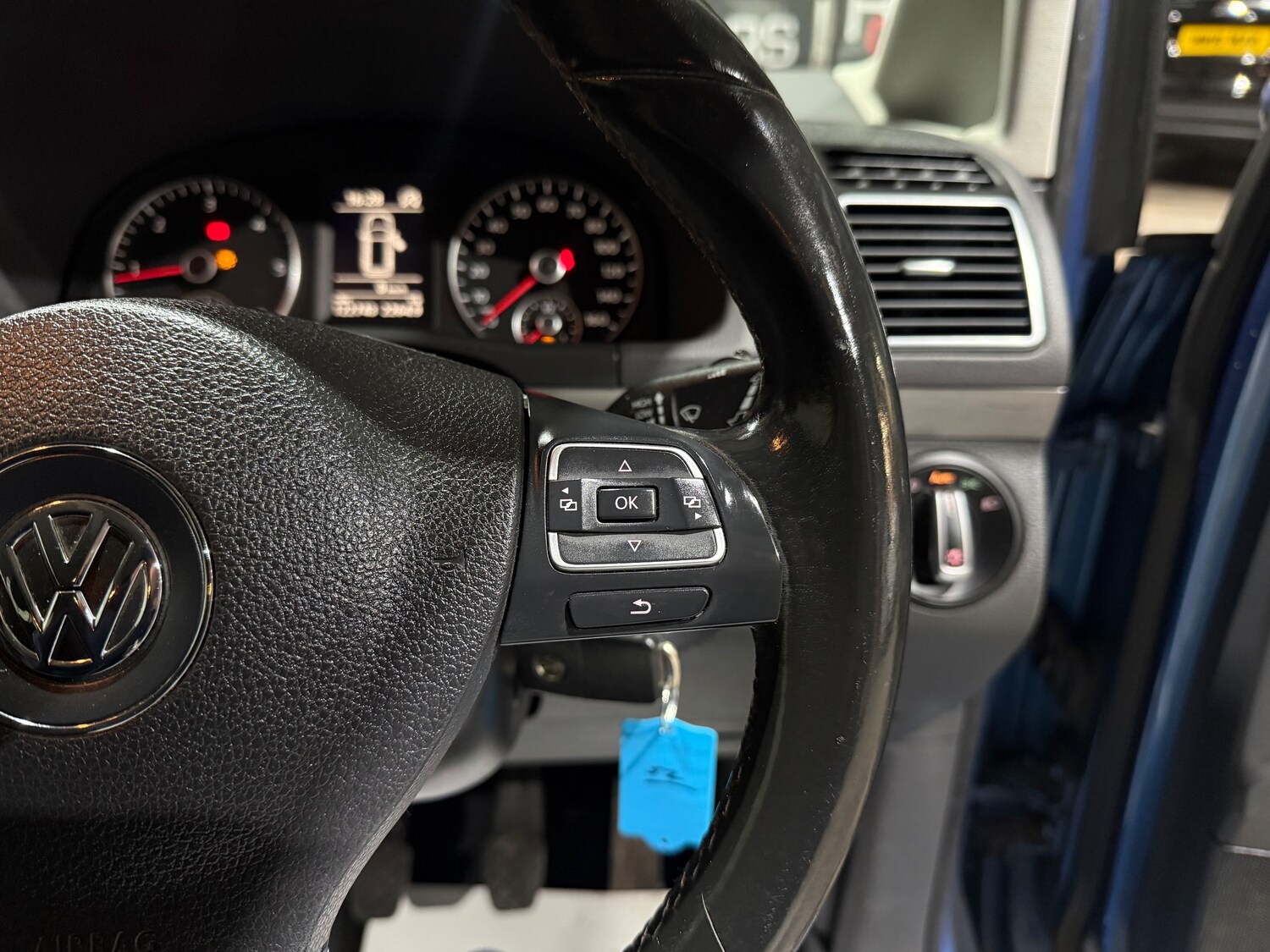 Used Volkswagen Touran 2012 for sale - 77501925: Photo 27