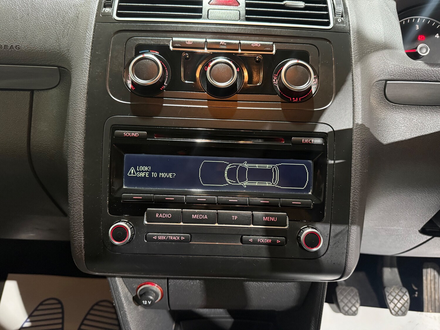 Used Volkswagen Touran 2012 for sale - 77501925: Photo 31