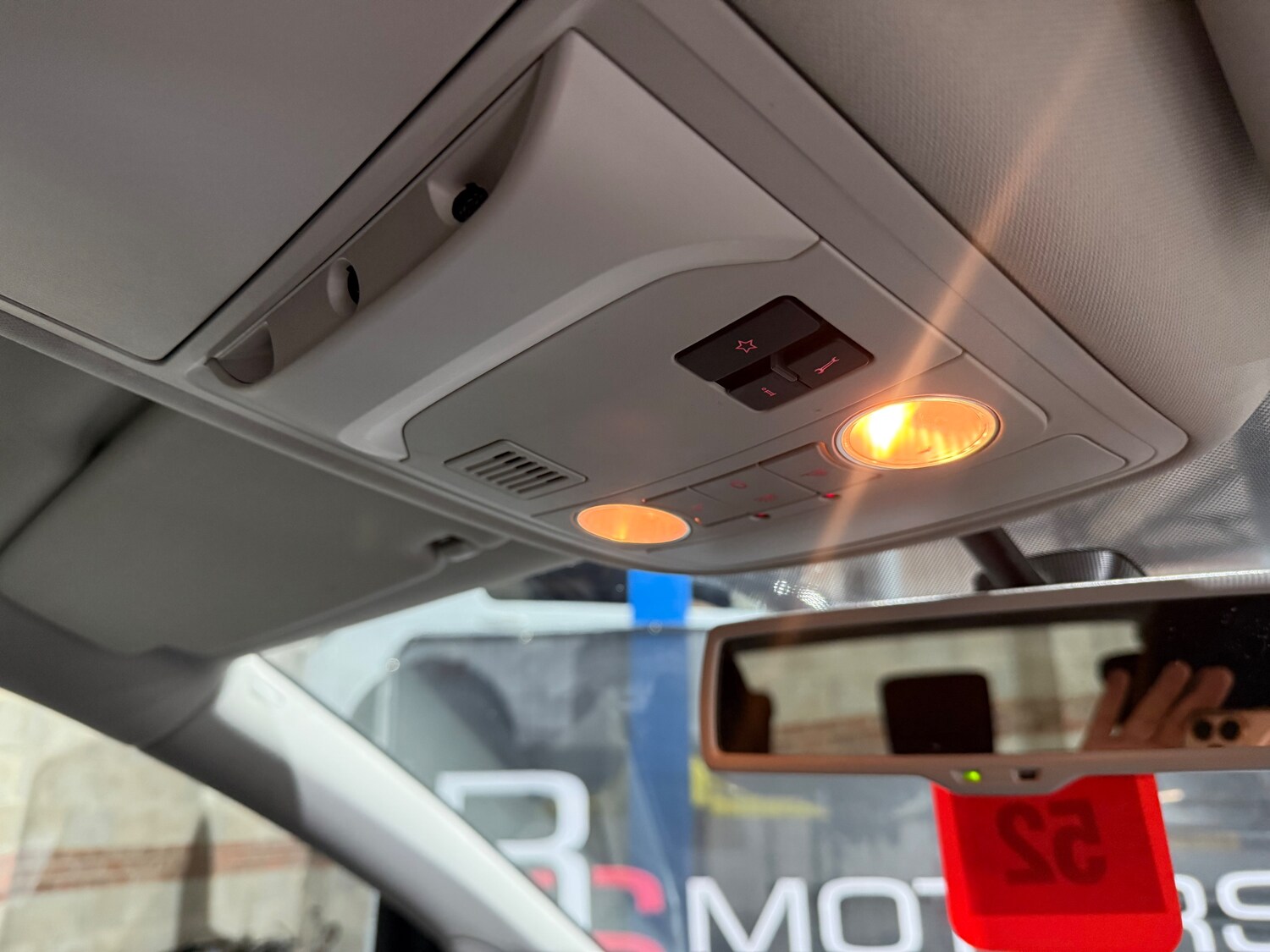 Used Volkswagen Touran 2012 for sale - 77501925: Photo 35