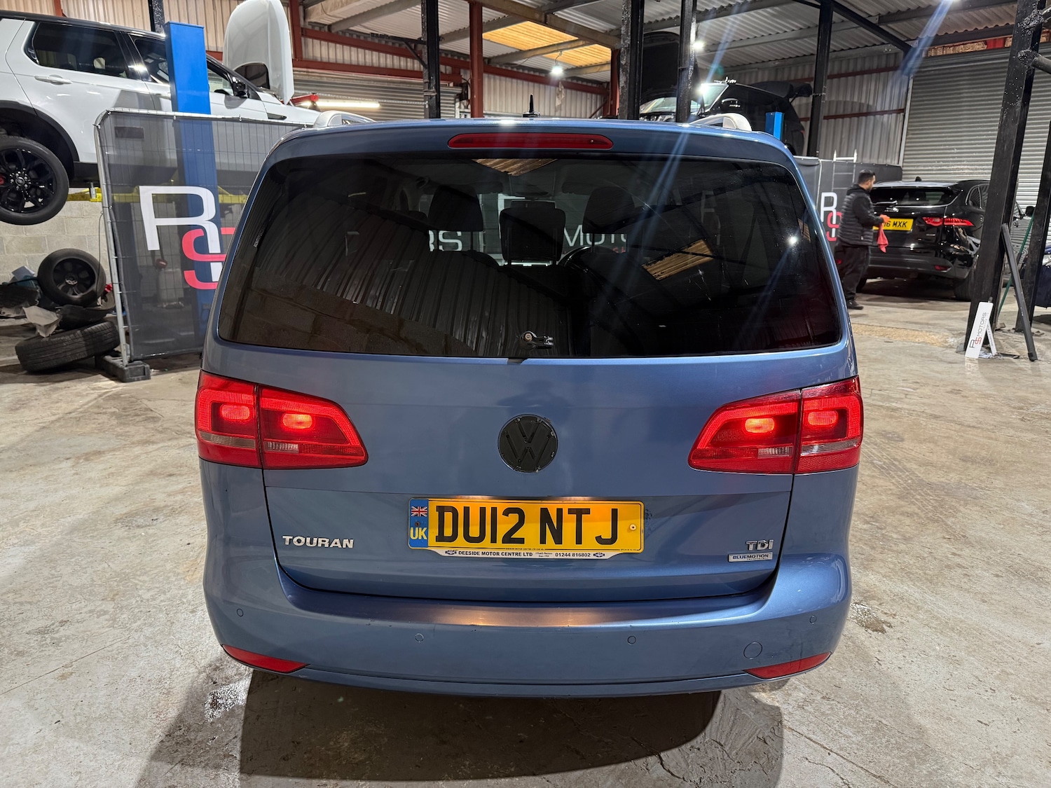 Used Volkswagen Touran 2012 for sale - 77501925: Photo 4