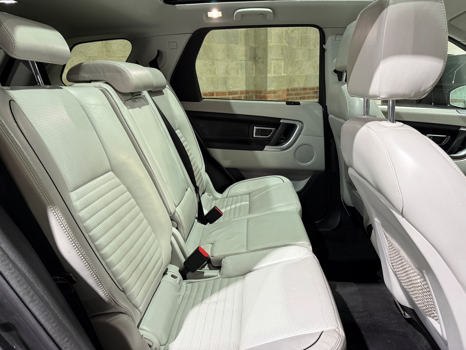 Used Land Rover Discovery Sport 2017 for sale - 77099156: Photo 24