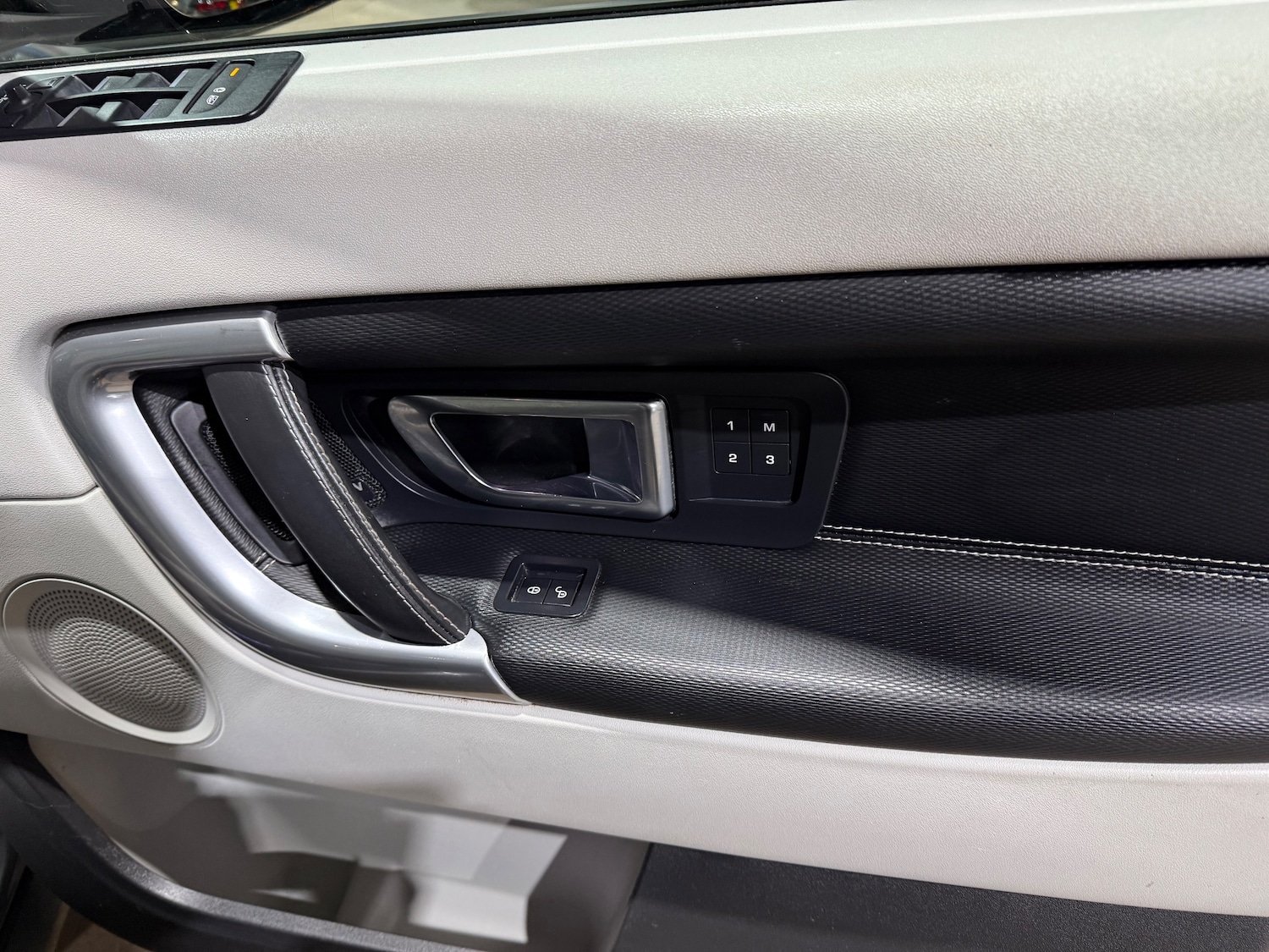 Used Land Rover Discovery Sport 2017 for sale - 77099156: Photo 26