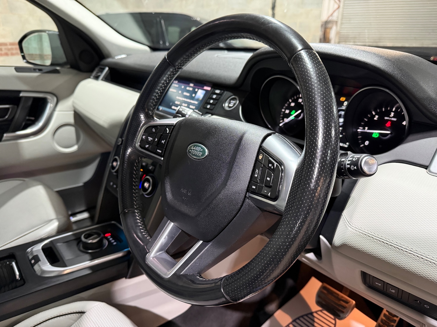 Used Land Rover Discovery Sport 2017 for sale - 77099156: Photo 29